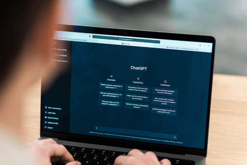 How To Get Your First 1,000 Users, 9 Tips for Maximizing Mobile App Engagement, and more!